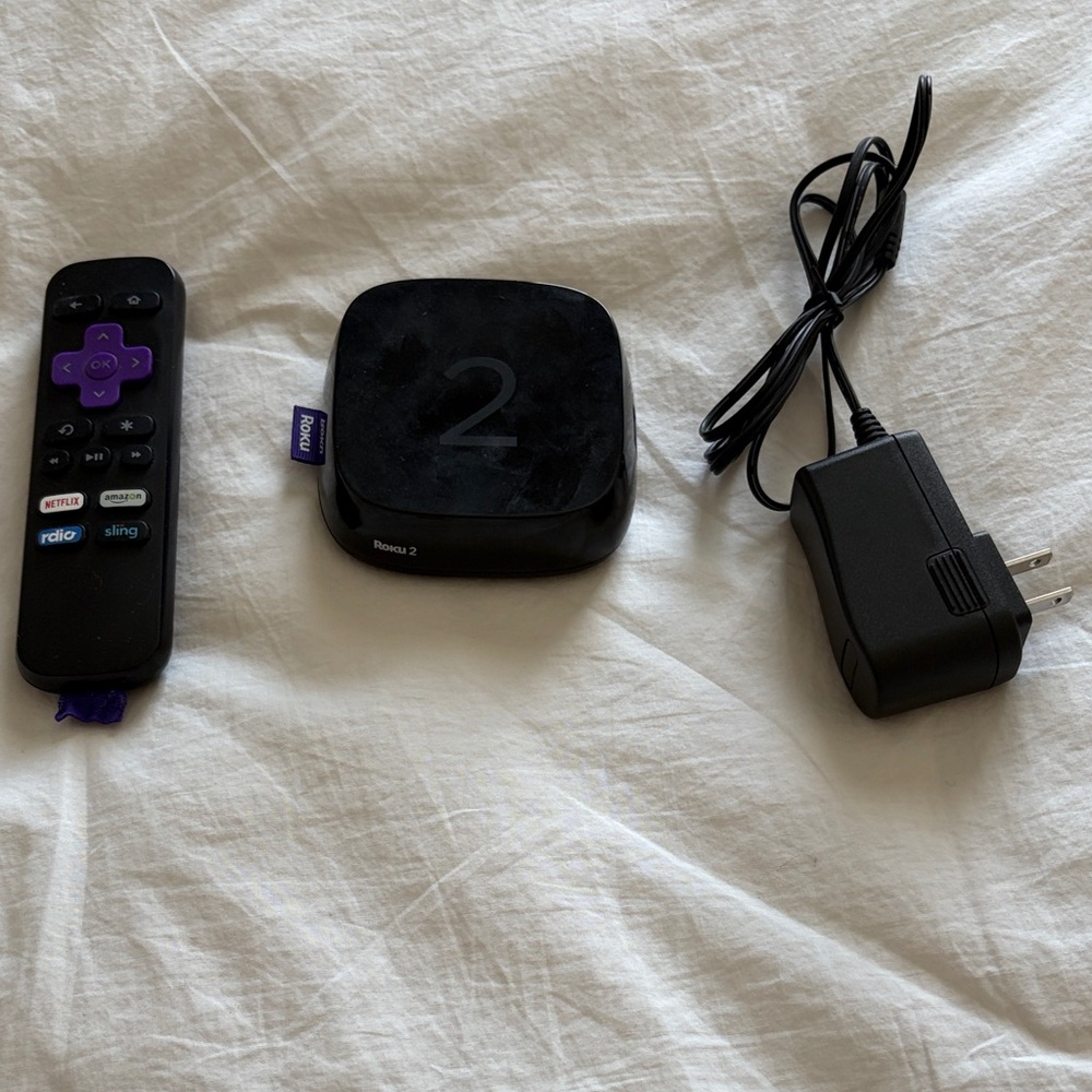 Roku 2 Black Streaming Device with Remote and Charger